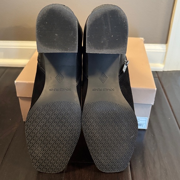Donald J. Pliner Kelsee Black Leather & Suede Ankle Booties size 10 - Picture 6 of 15